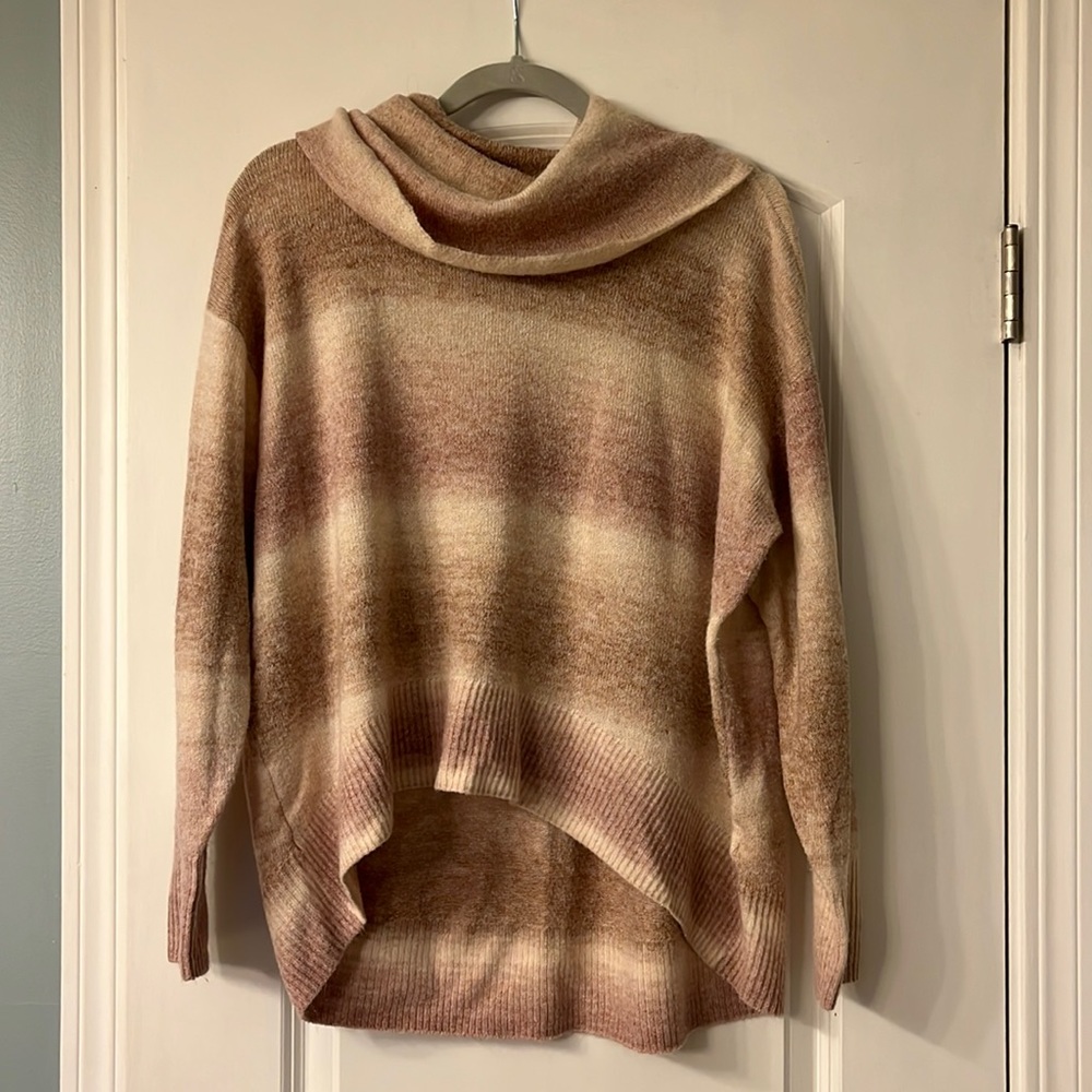 American Eagle loose turtleneck shirt